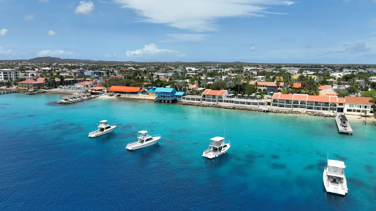 Divi Flamingo Beach Resort & Casino