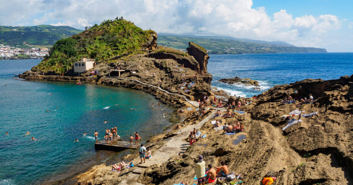 Top Weekend Trips for Adventure and Relaxation